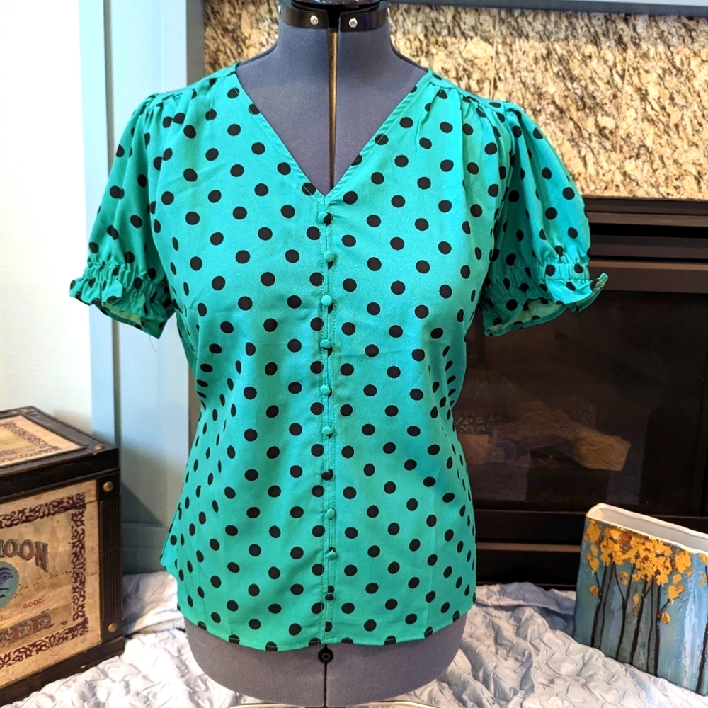 NWT Green and black polka dot blouse - L